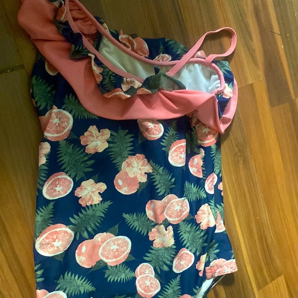 Grapefruit swimsuit - Picture 5 of 6